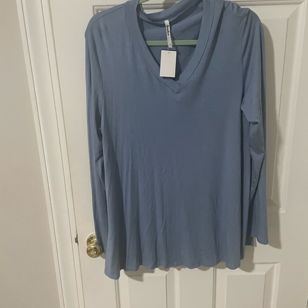 NWT Azules blue tunic stretchy